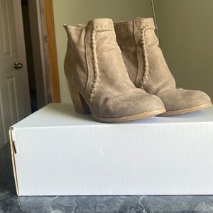 womens tan boot heels size 7 1/2